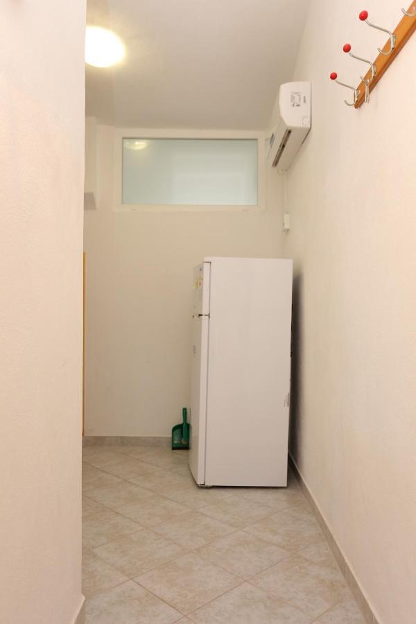 Apartment Slatine 14541D Екстериор снимка